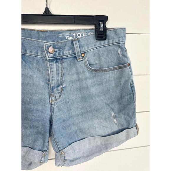 Gap Sexy Boyfriend Destructed Light Wash Distressed Cuffed Shorts Size 28 - Picture 5 of 12